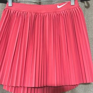 Nike women’s Dri-Fit Tennis S  pink skirt NWT